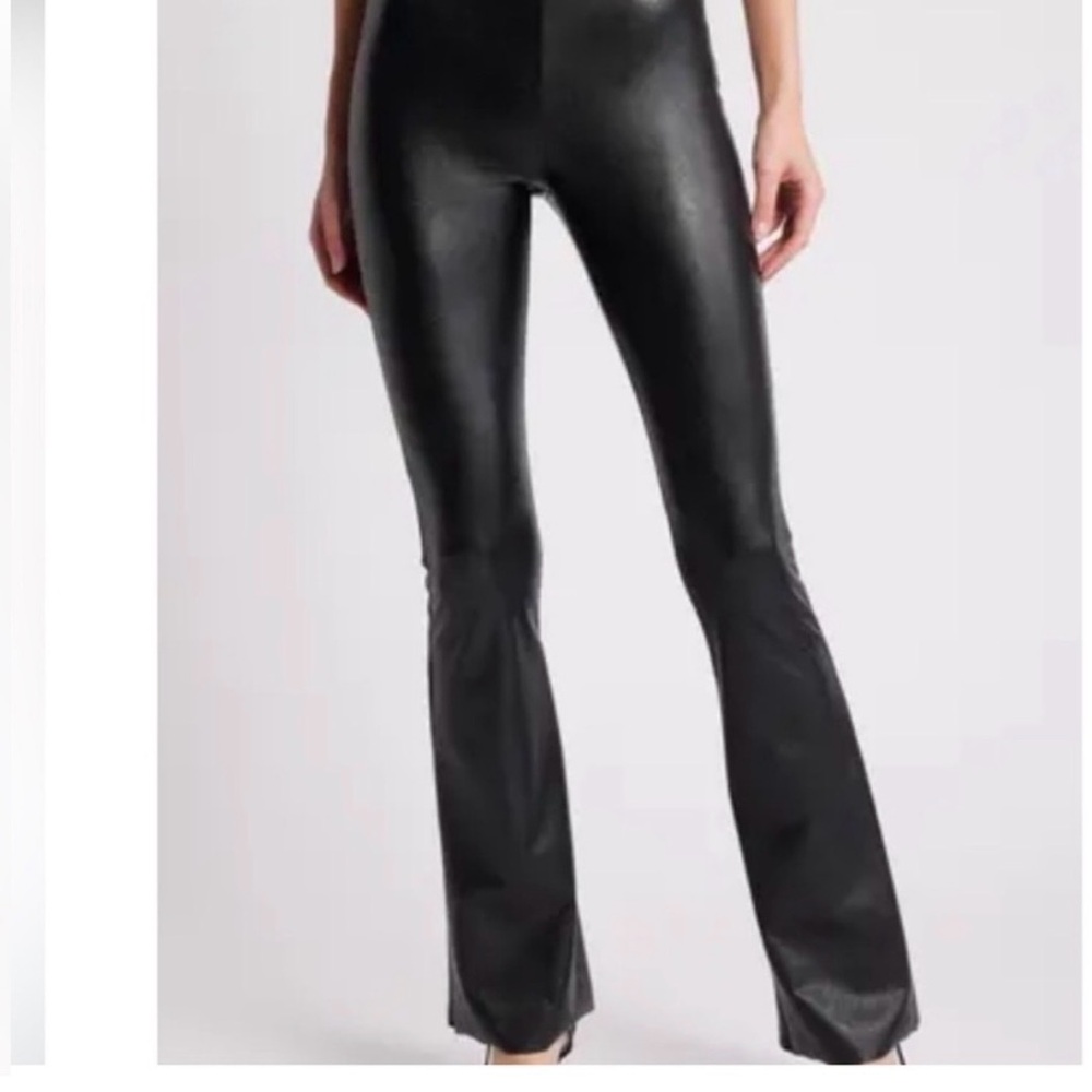 Commando
Faux Leather Cropped Flare Pants raw hem Size S